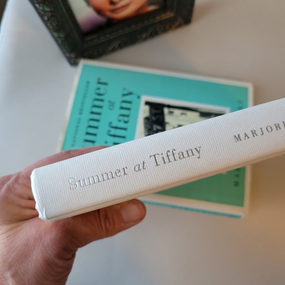 Summer at Tiffany Book ~  1940s True Story New York City ~ Fun Read Cute Display - Picture 7 of 16